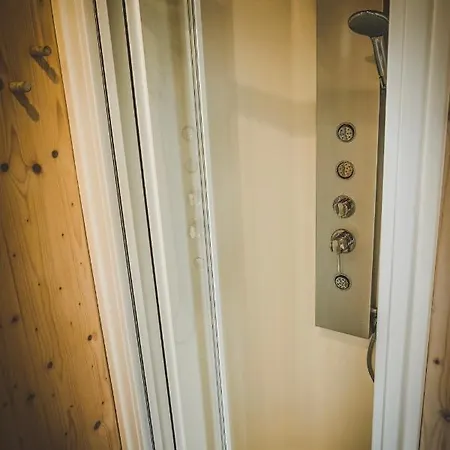 Aparthotel Fields Of Ellis