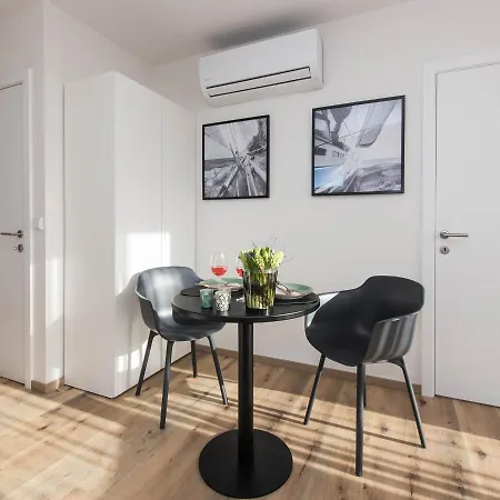 Apartmanhotel Fields Of Ellis 4*